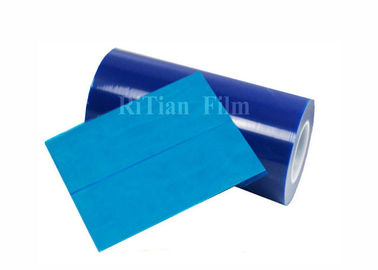Un bon prix. Longueur résistante UV du petit pain de film de protection de surface métallique 50-500M facile à éplucher en ligne