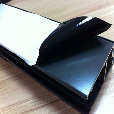 Un bon prix. Couvertures de noir de protection de film de PE/blanches extérieures en aluminium protectrices en plastique anti d'éraflure en métal en ligne