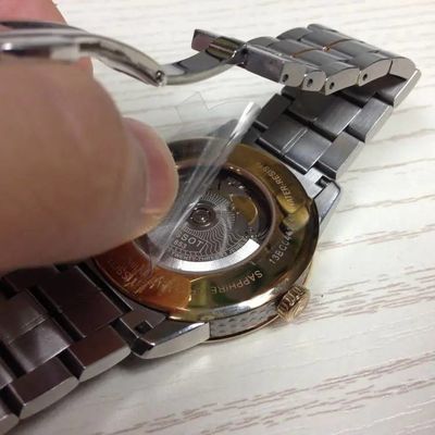 Un bon prix. Film de protection PE avec élimination sans résidus, résistance aux UV pendant 6 mois et adhésif à base de caoutchouc pour la protection de la surface en ligne