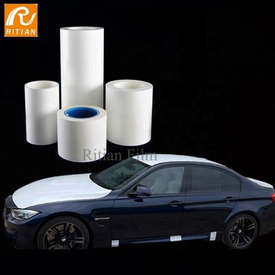 Un bon prix. Film de protection PE résistant aux UV de 70 microns pour peinture automobile sans résidus d'adhésif en ligne