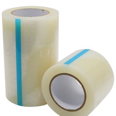 Un bon prix. Film protecteur durable en PE de 50 microns avec adhésif à base de caoutchouc et résistance aux UV de 6 mois pour la protection des surfaces industrielles en ligne